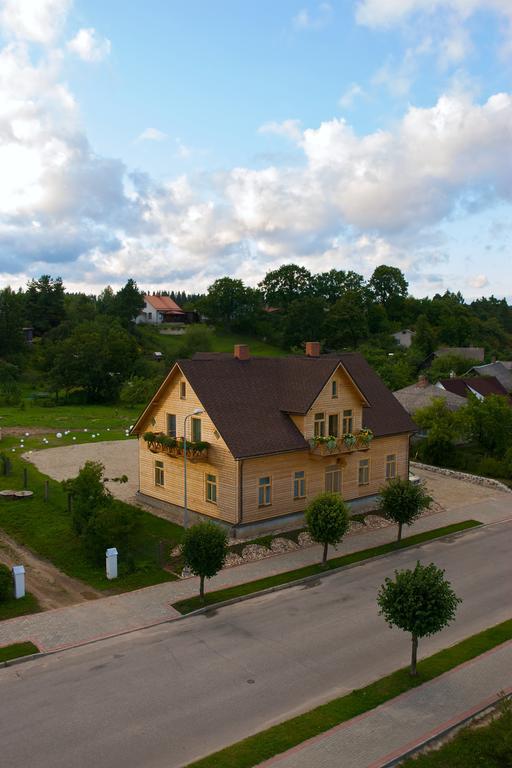 Viesu Maja Janis Hotel Madona Exterior foto